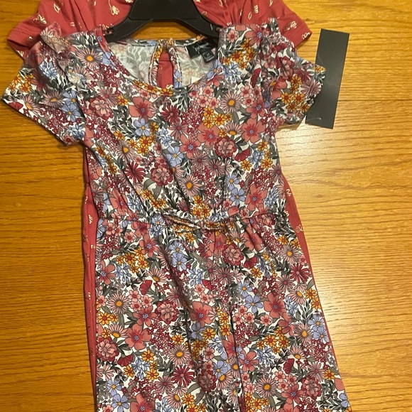 Floral Red Jumpsuits with Patterned Sleeves - Picture 2 of 2